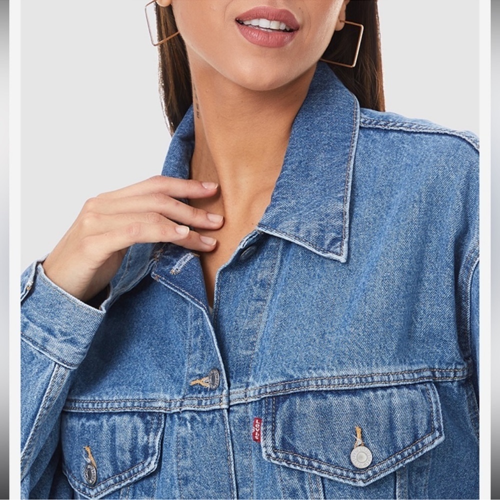 Levis Women’s Baggy Trucker Denim Jacket - Picture 5 of 15